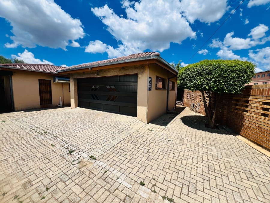 3 Bedroom Property for Sale in Mmabatho North West